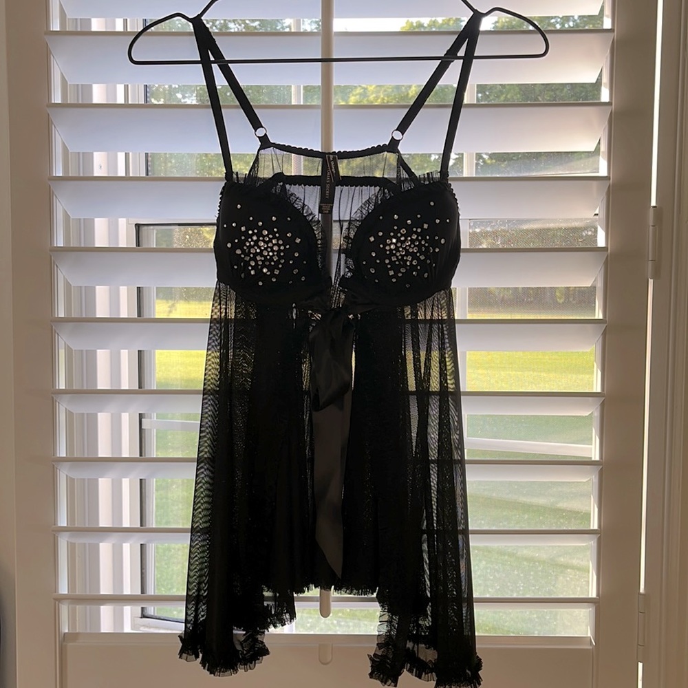 Lingerie Victoria’s Secret babydoll set 34B small/medium panties